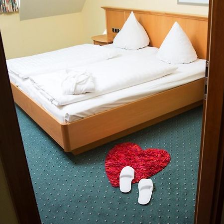 Hotel Berlin - Greenline Hotel Цоссен Экстерьер фото