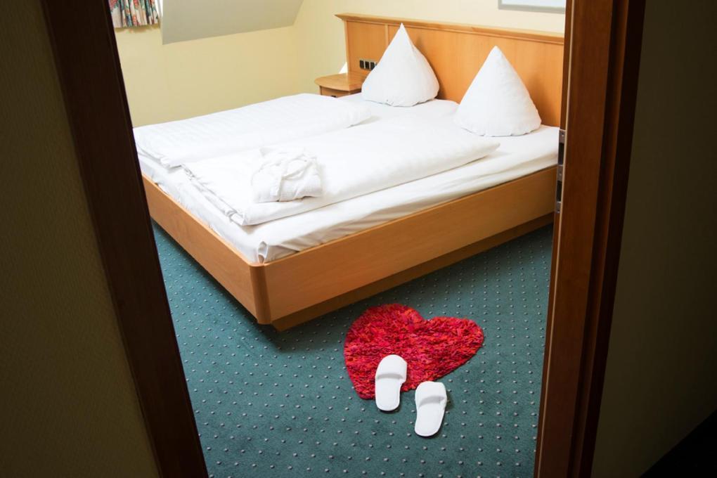 Hotel Berlin - Greenline Hotel Цоссен Экстерьер фото