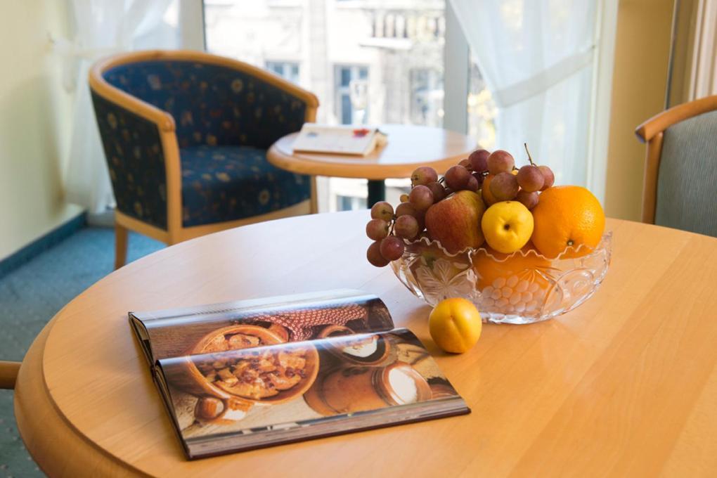 Hotel Berlin - Greenline Hotel Цоссен Экстерьер фото