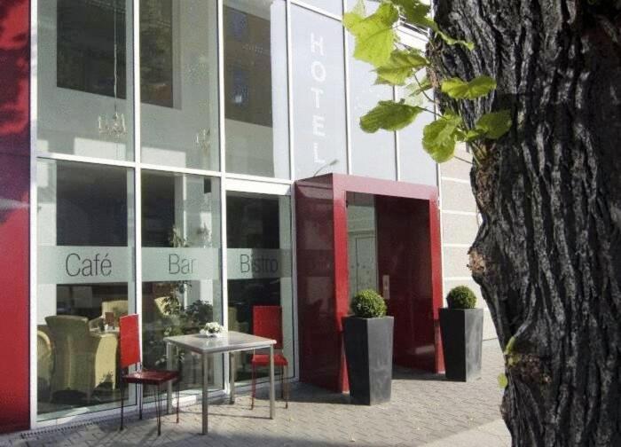 Hotel Berlin - Greenline Hotel Цоссен Экстерьер фото