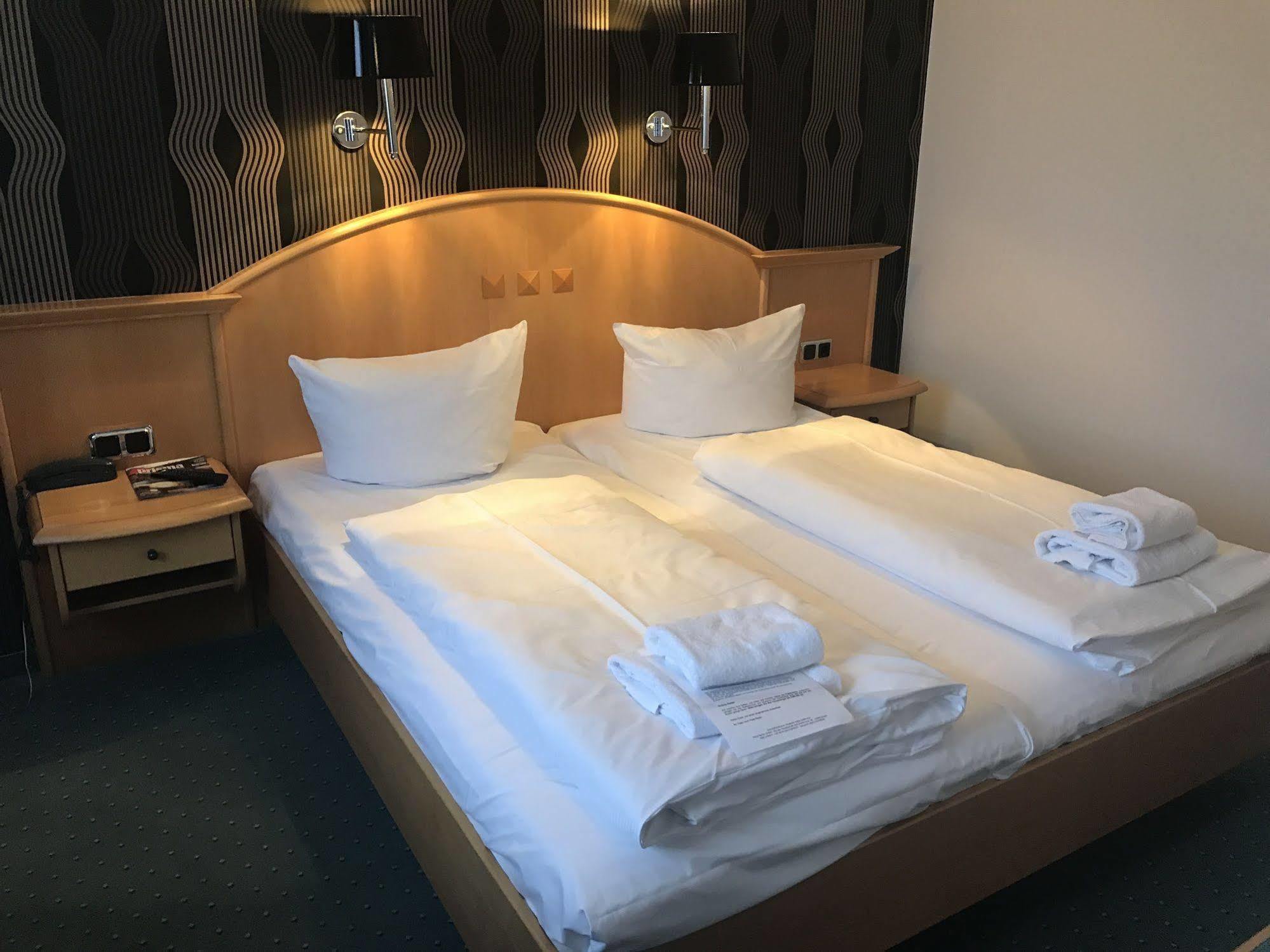 Hotel Berlin - Greenline Hotel Цоссен Экстерьер фото